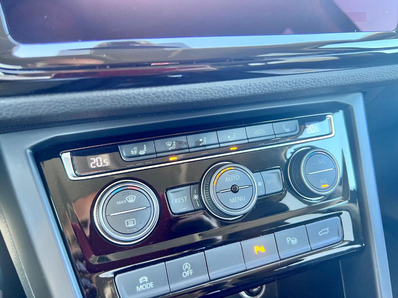 Volkswagen Touran  1.5 TSI ACT DSG Executive BlueMotion Technology