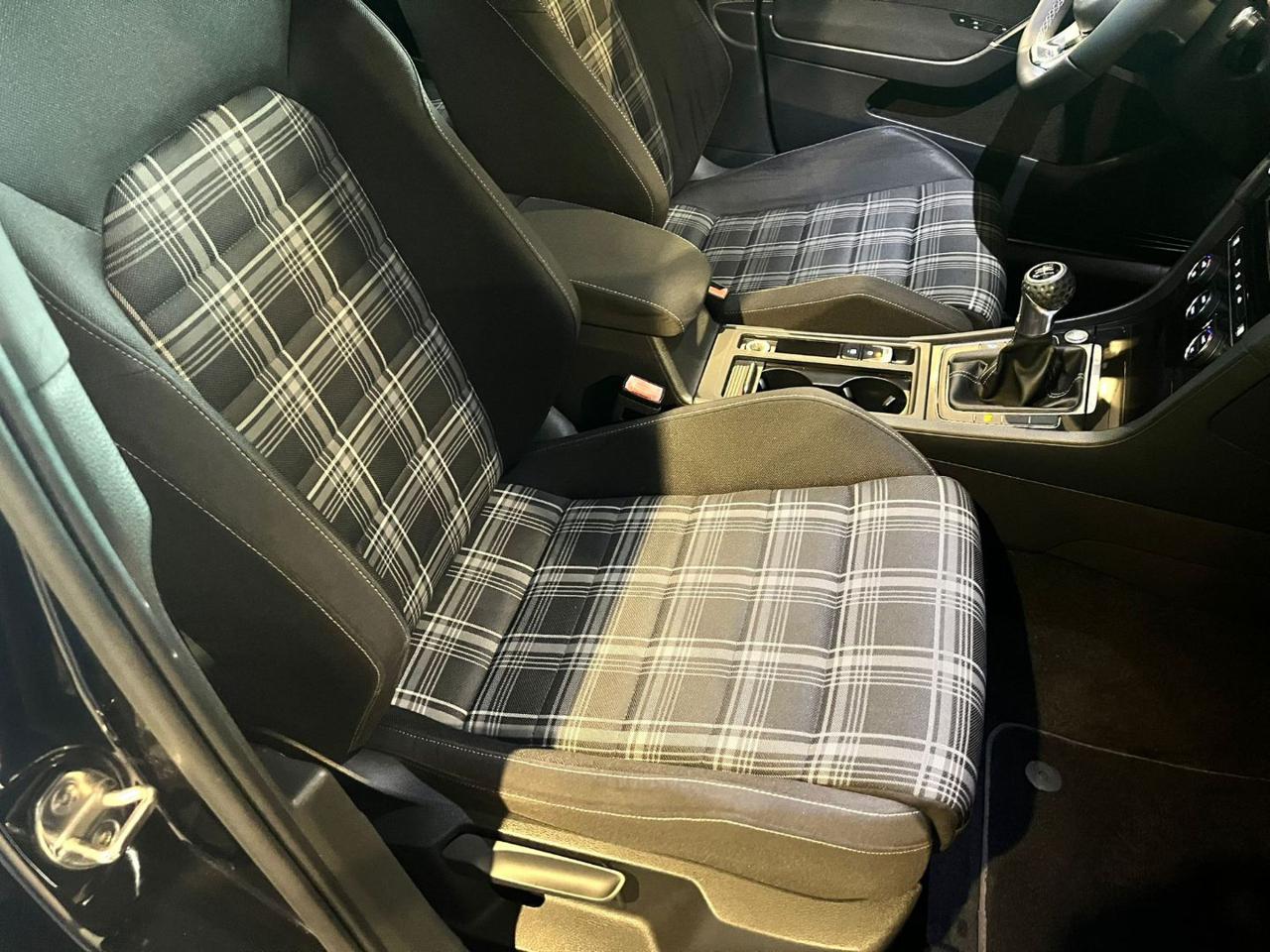 Volkswagen Golf GTD  2.0 TDI 5p. Business BlueMotion Technology