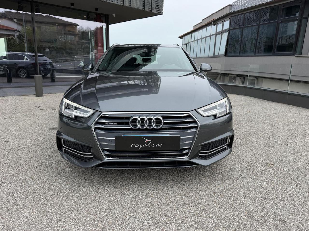 Audi A4  Avant 3.0 TDI quattro S tronic Business Sport