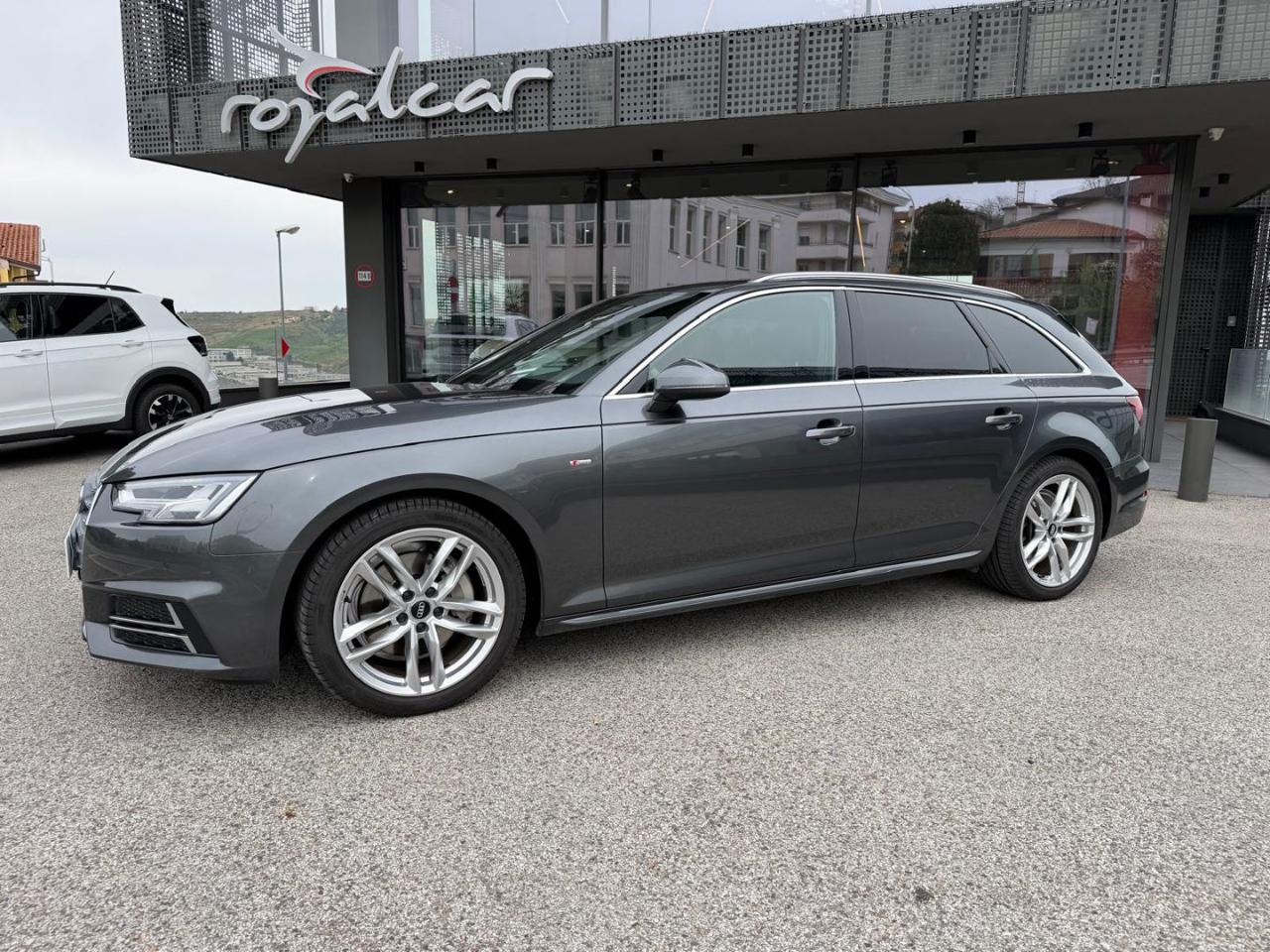 Audi A4  Avant 3.0 TDI quattro S tronic Business Sport