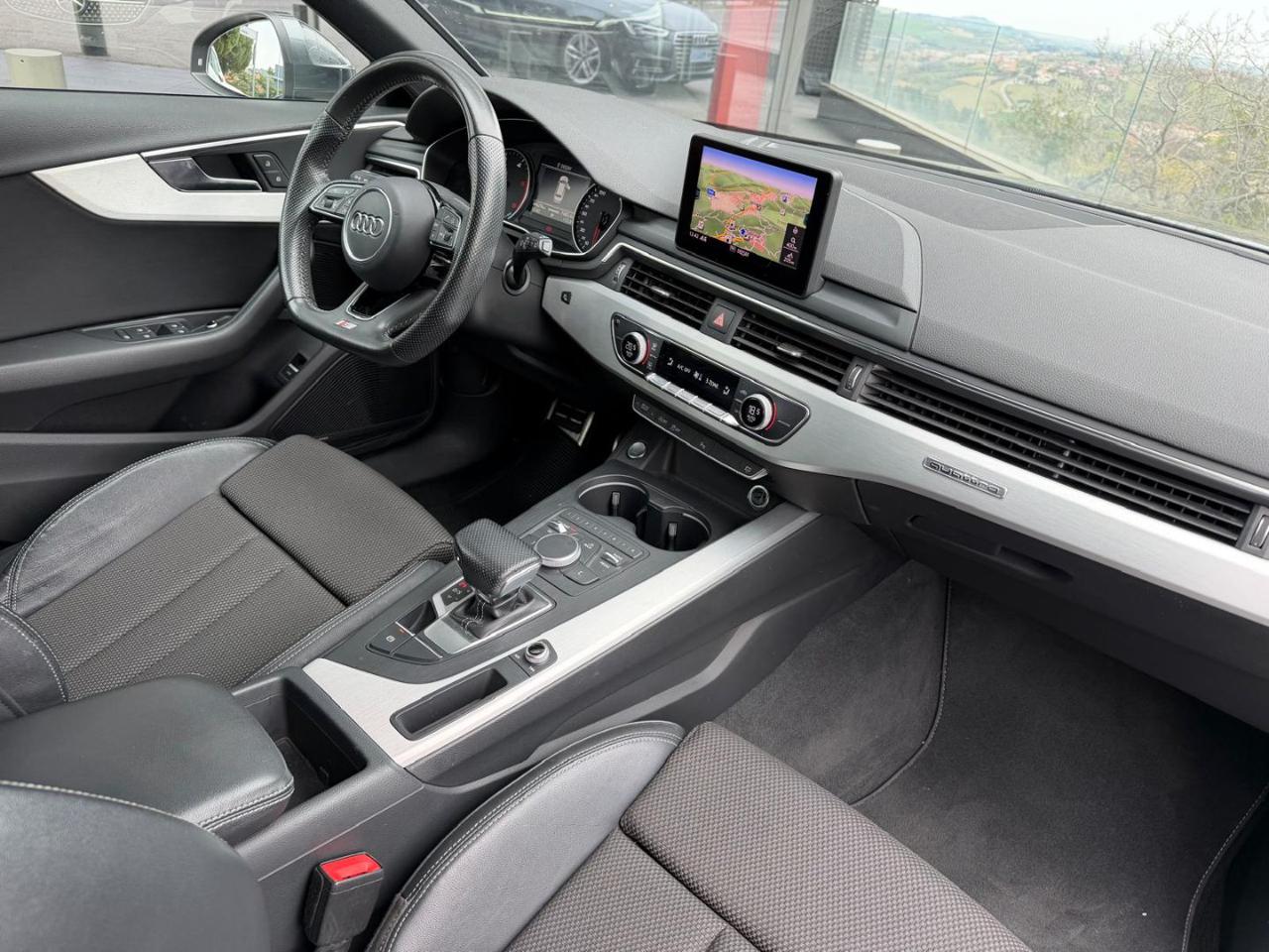 Audi A4  Avant 3.0 TDI quattro S tronic Business Sport