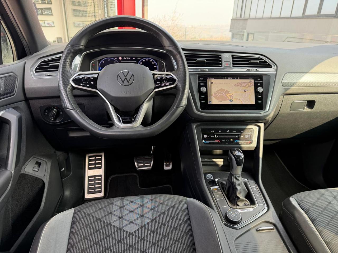 Volkswagen Tiguan  2.0 TDI 200 CV SCR DSG 4MOTION R-Line