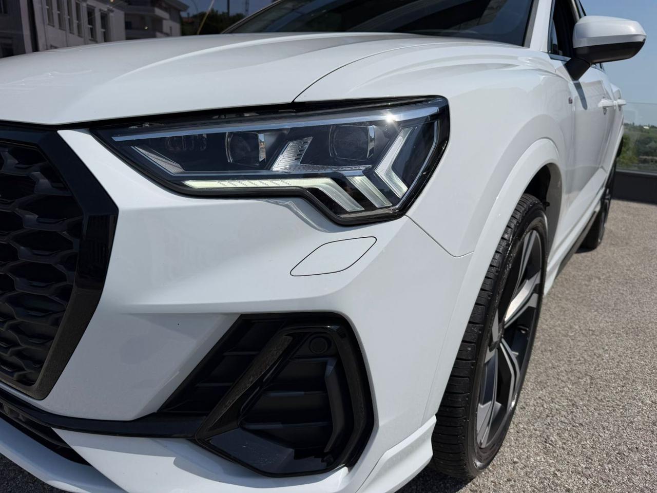 Audi Q3  SPB 40 TDI quattro S tronic S line edition
