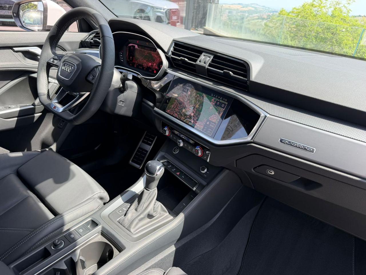 Audi Q3  SPB 40 TDI quattro S tronic S line edition