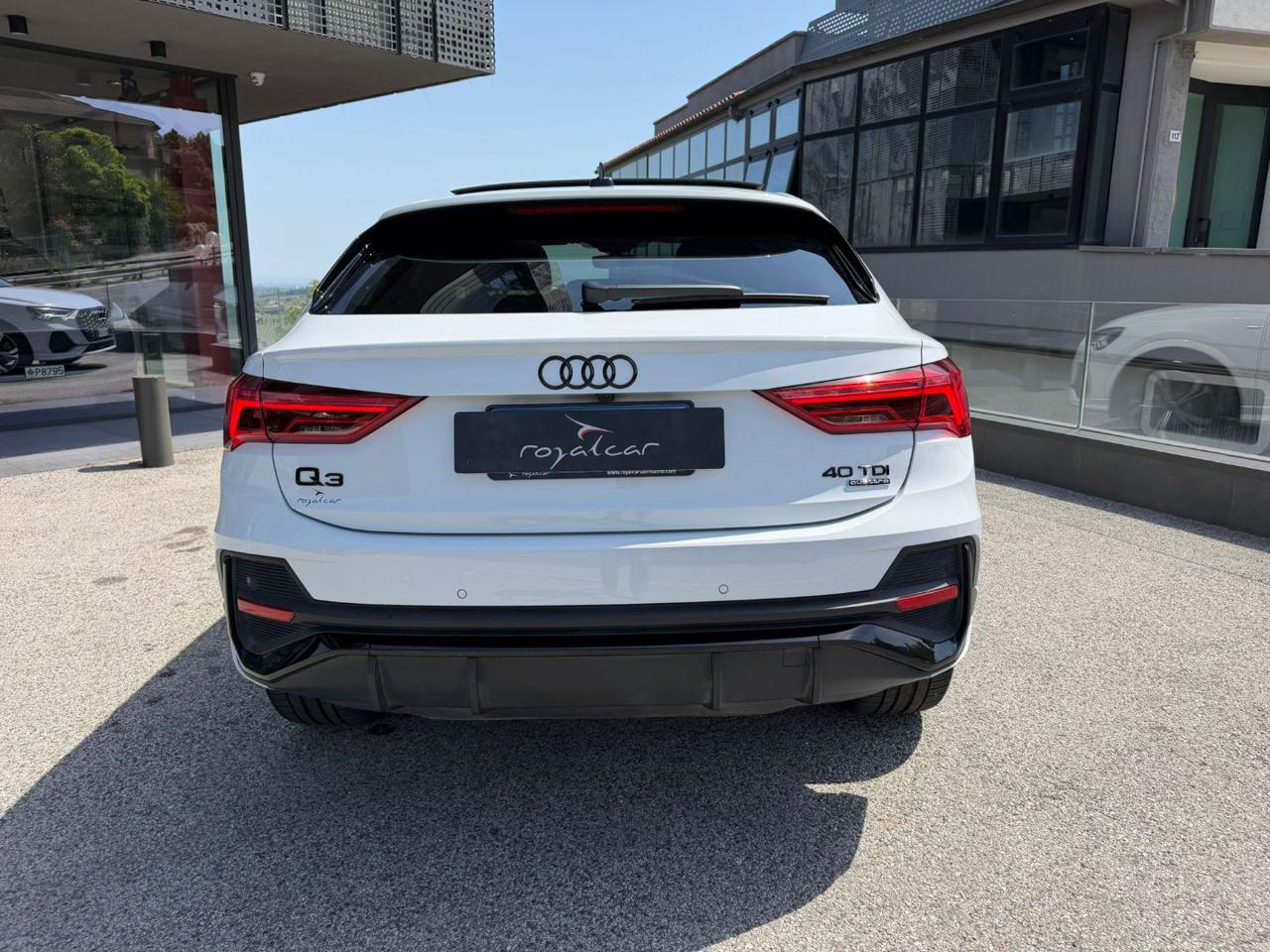 Audi Q3  SPB 40 TDI quattro S tronic S line edition