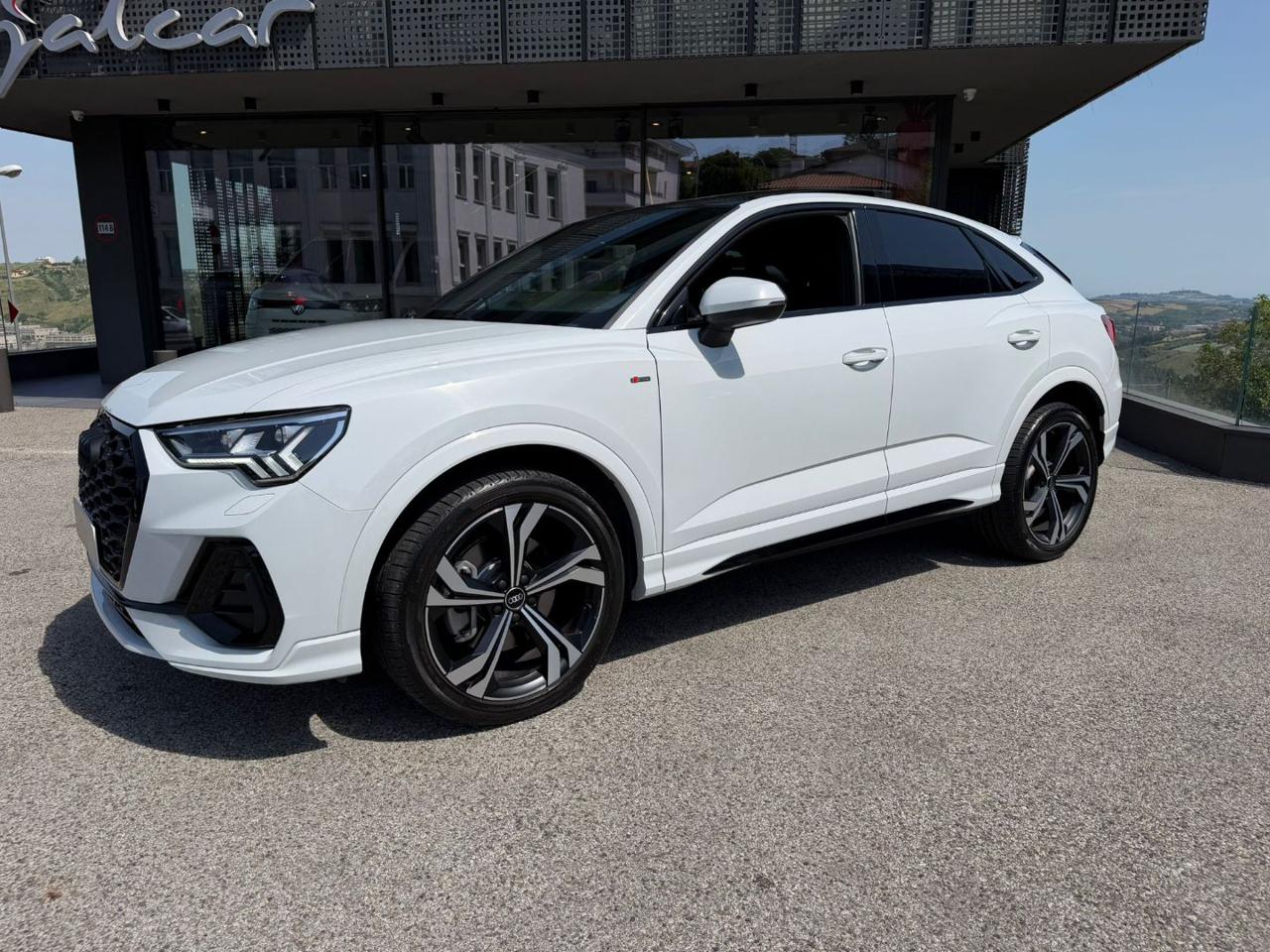 Audi Q3  SPB 40 TDI quattro S tronic S line edition
