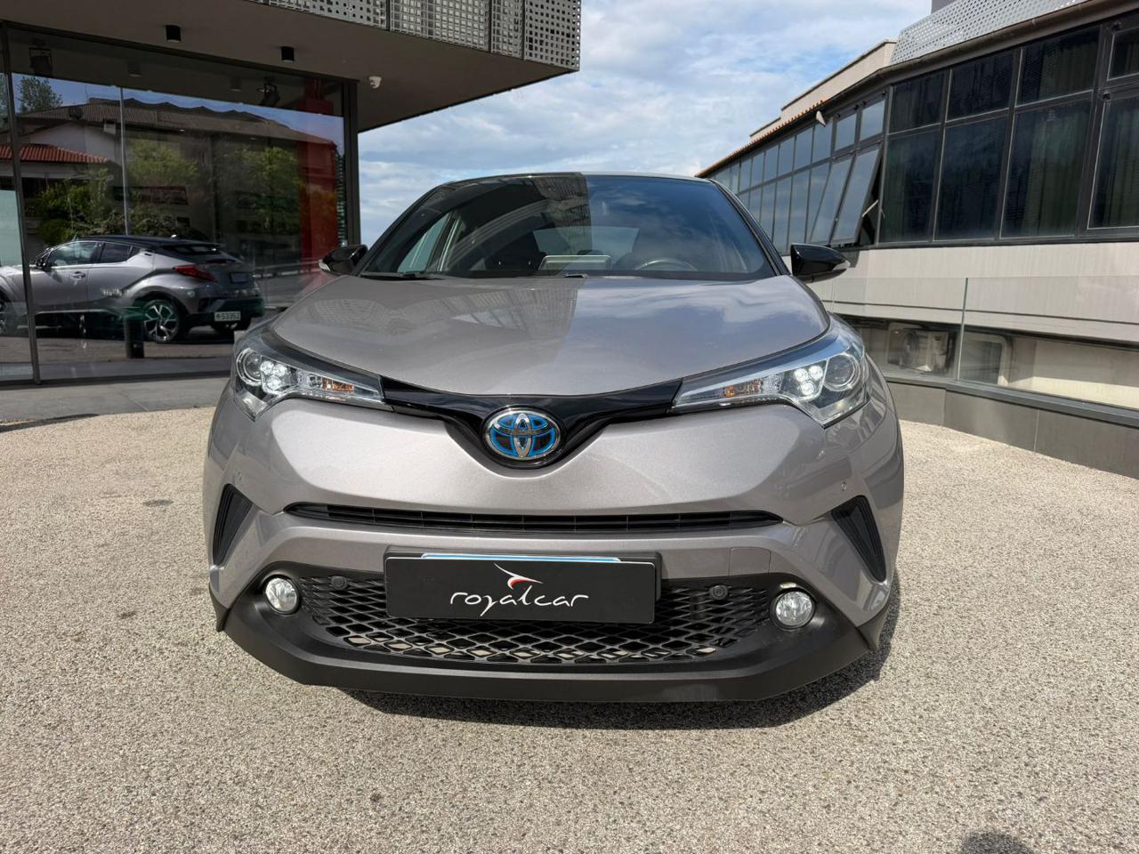 Toyota C-HR  1.8 Hybrid E-CVT – 73700 KM