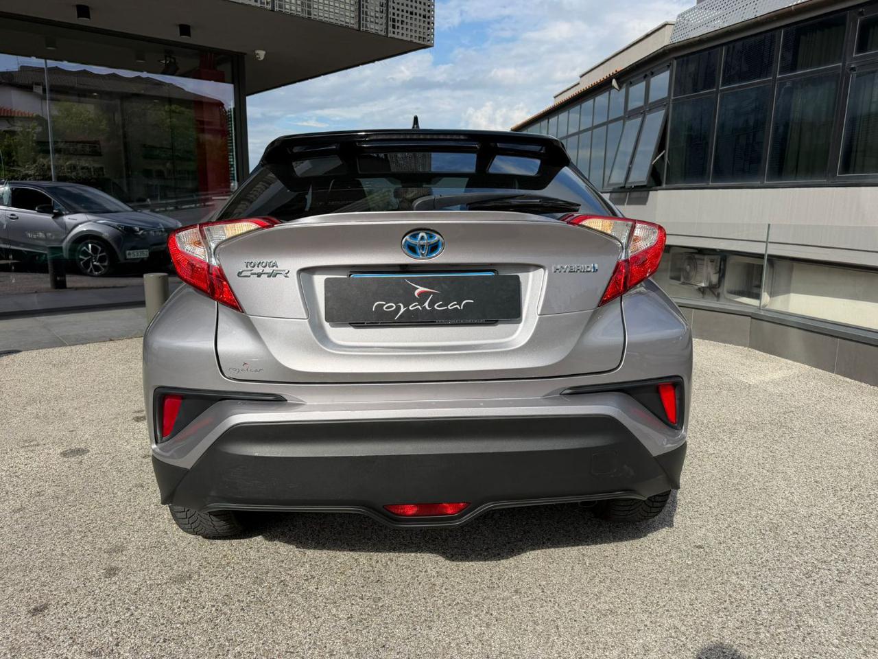 Toyota C-HR  1.8 Hybrid E-CVT – 73700 KM