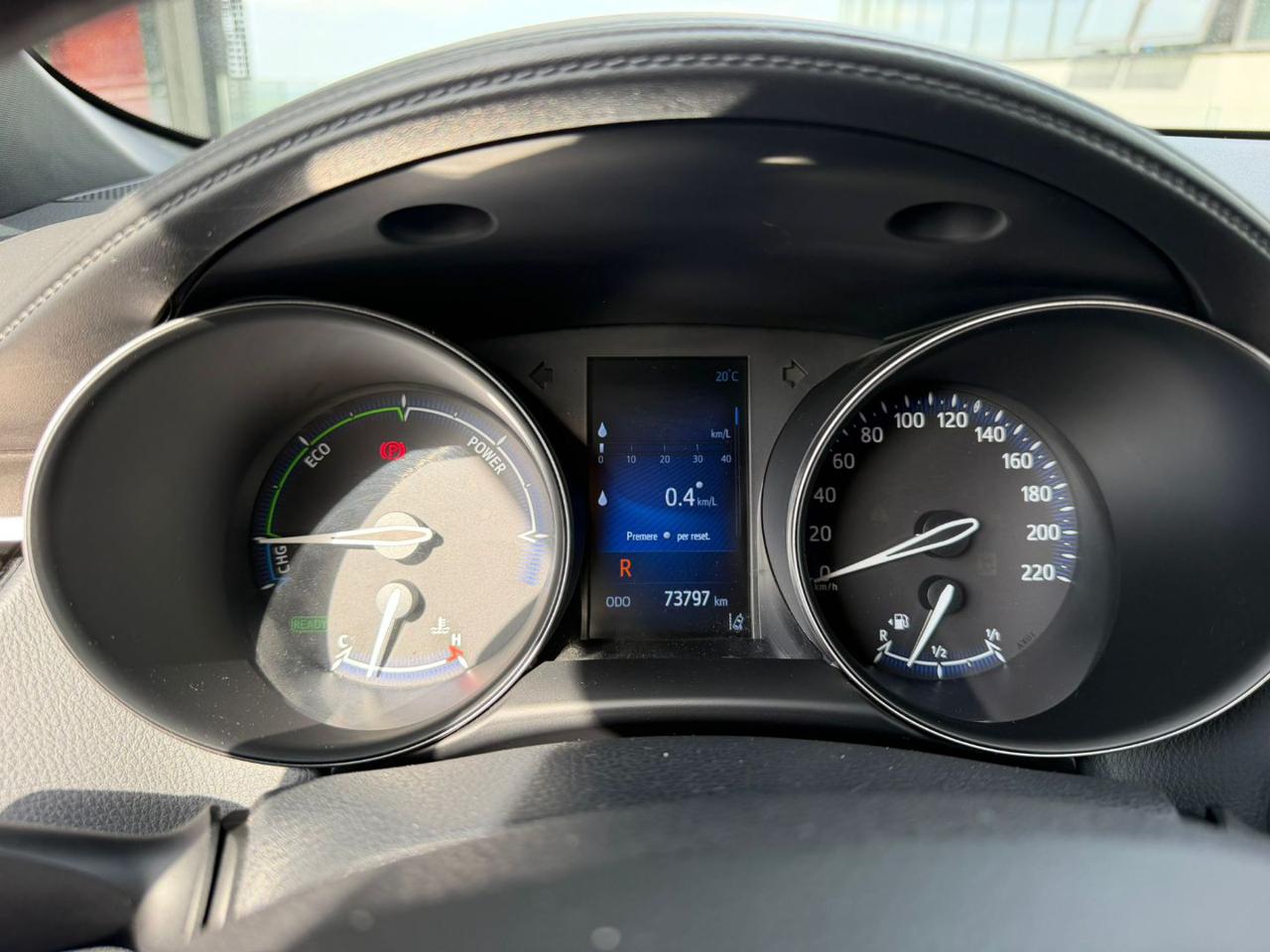 Toyota C-HR  1.8 Hybrid E-CVT – 73700 KM
