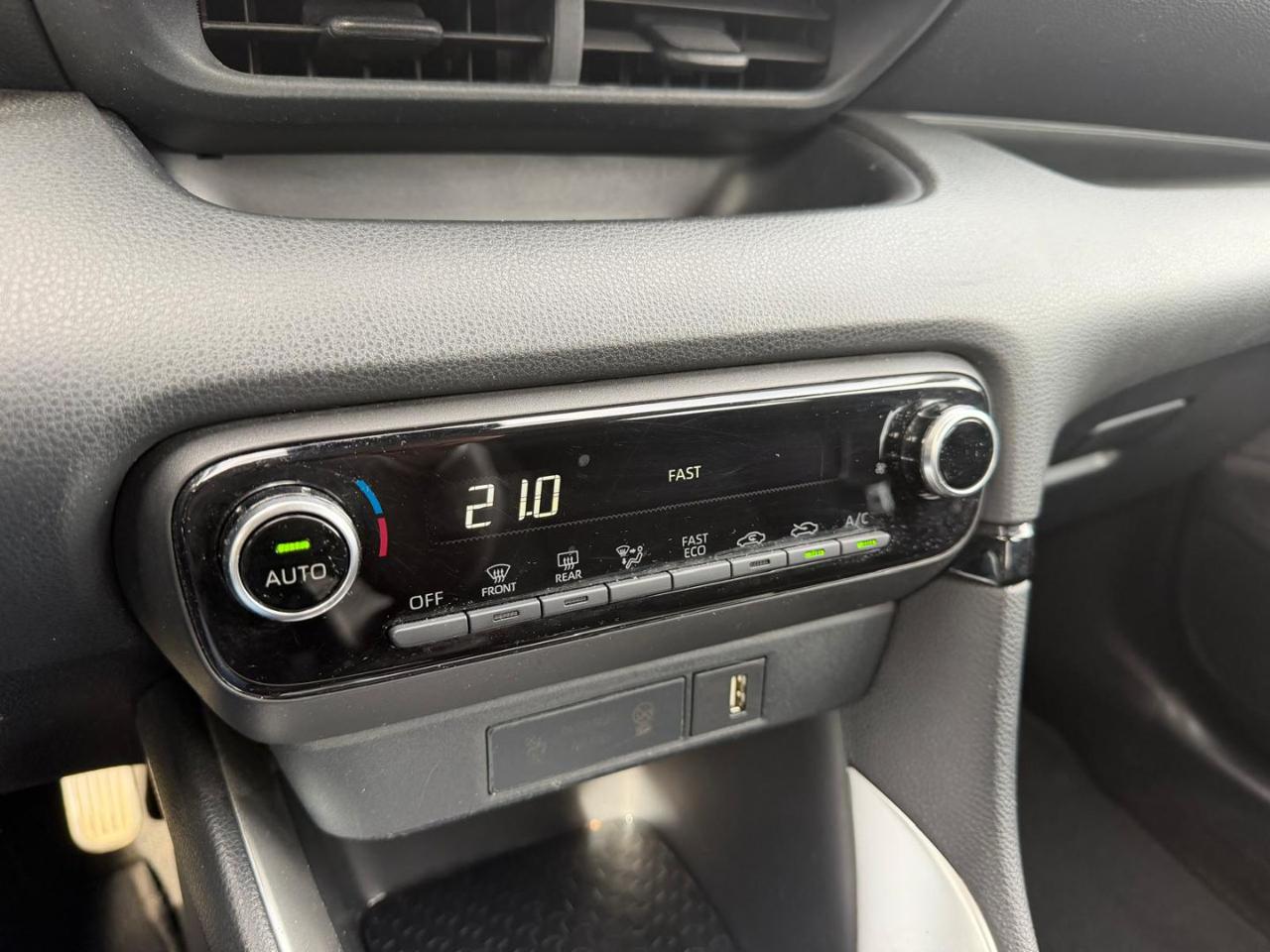 Toyota Yaris  1.5 Hybrid 5 porte Business