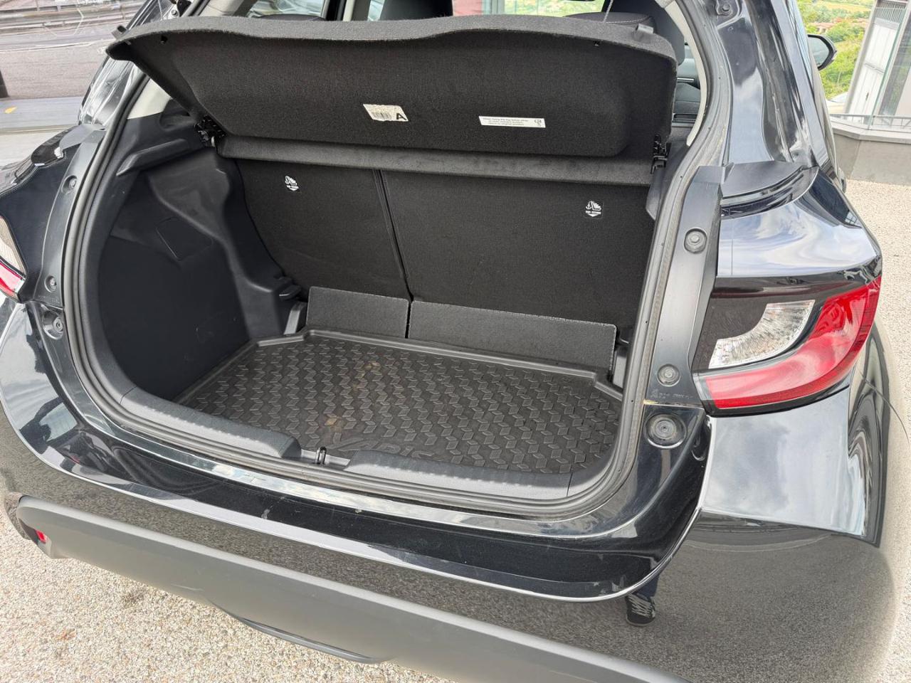 Toyota Yaris  1.5 Hybrid 5 porte Business