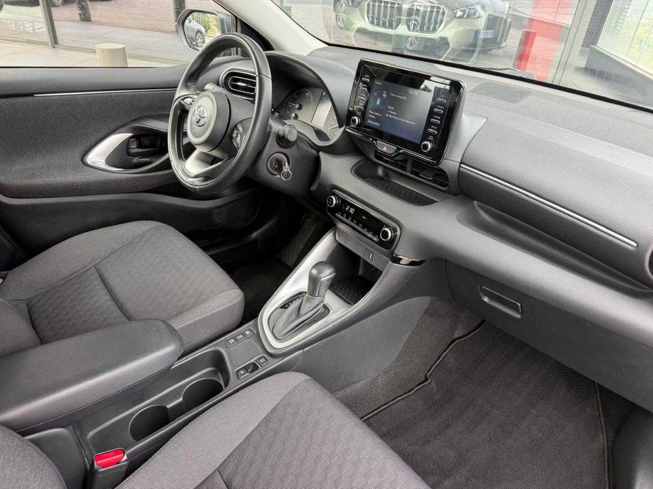Toyota Yaris  1.5 Hybrid 5 porte Business
