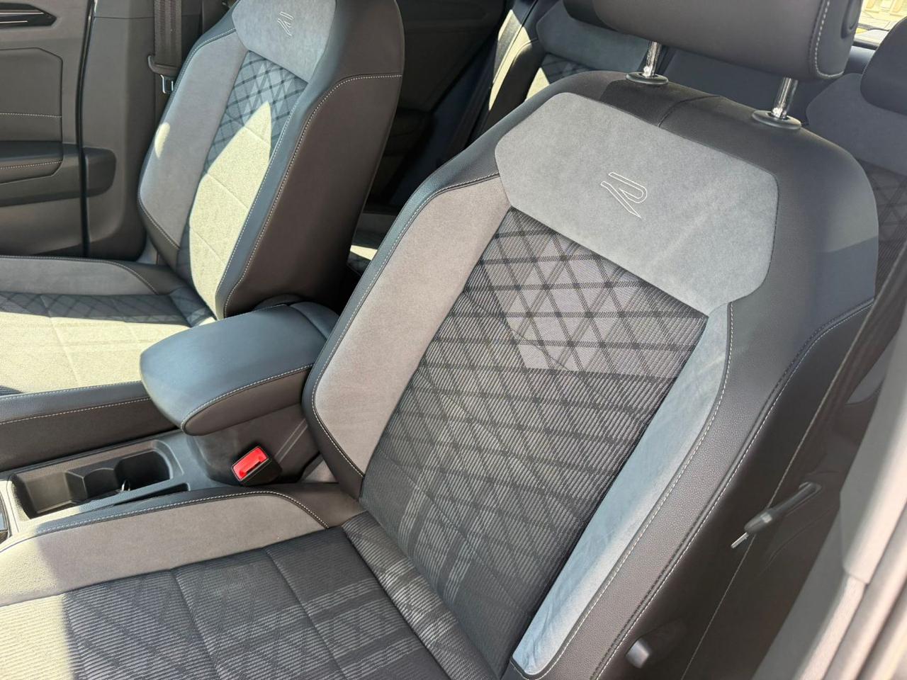 Volkswagen T-Roc  2.0 TDI SCR 150 CV DSG R-Line