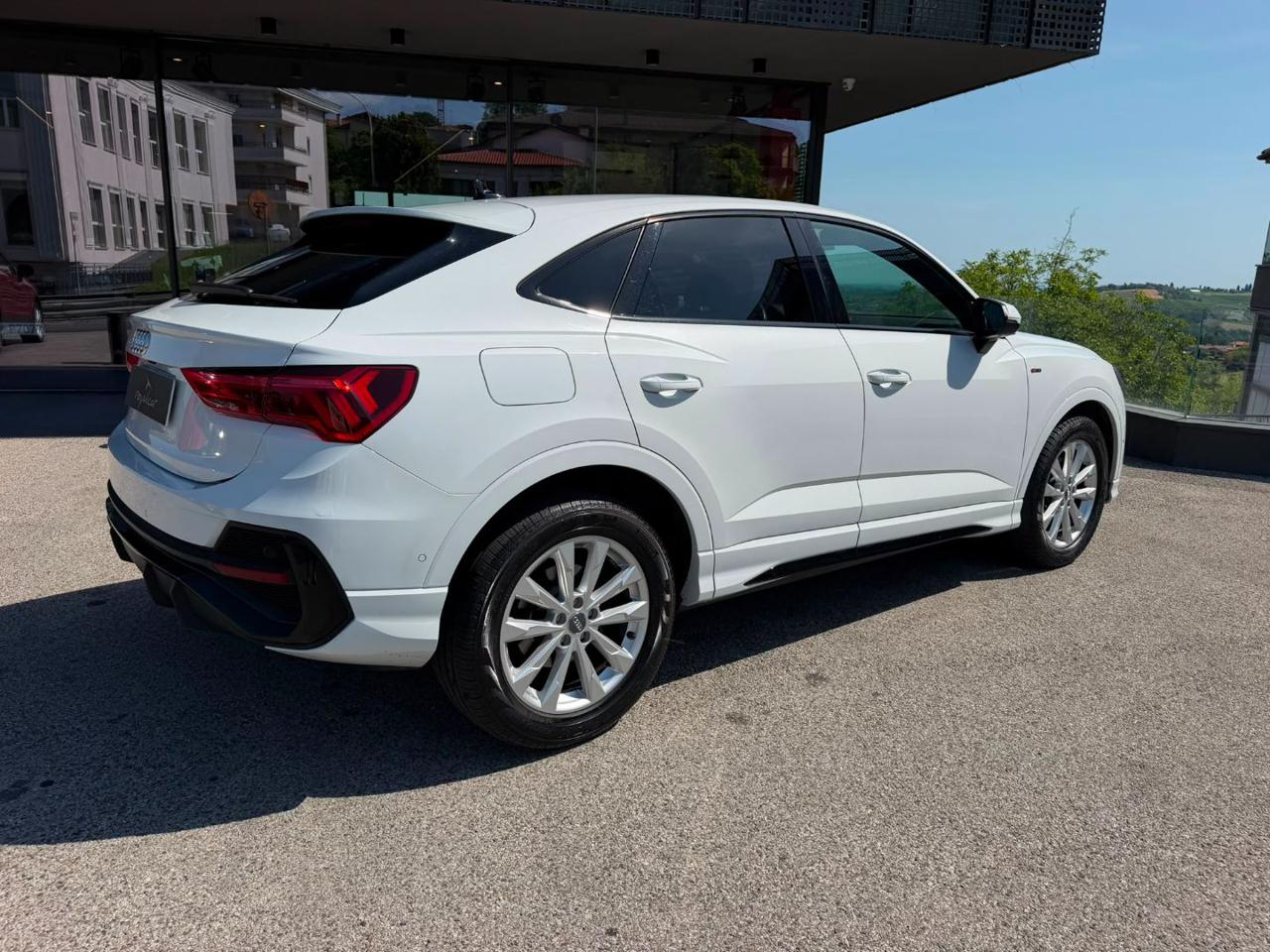 Audi Q3  SPB 35 TDI S tronic Business Plus SLine
