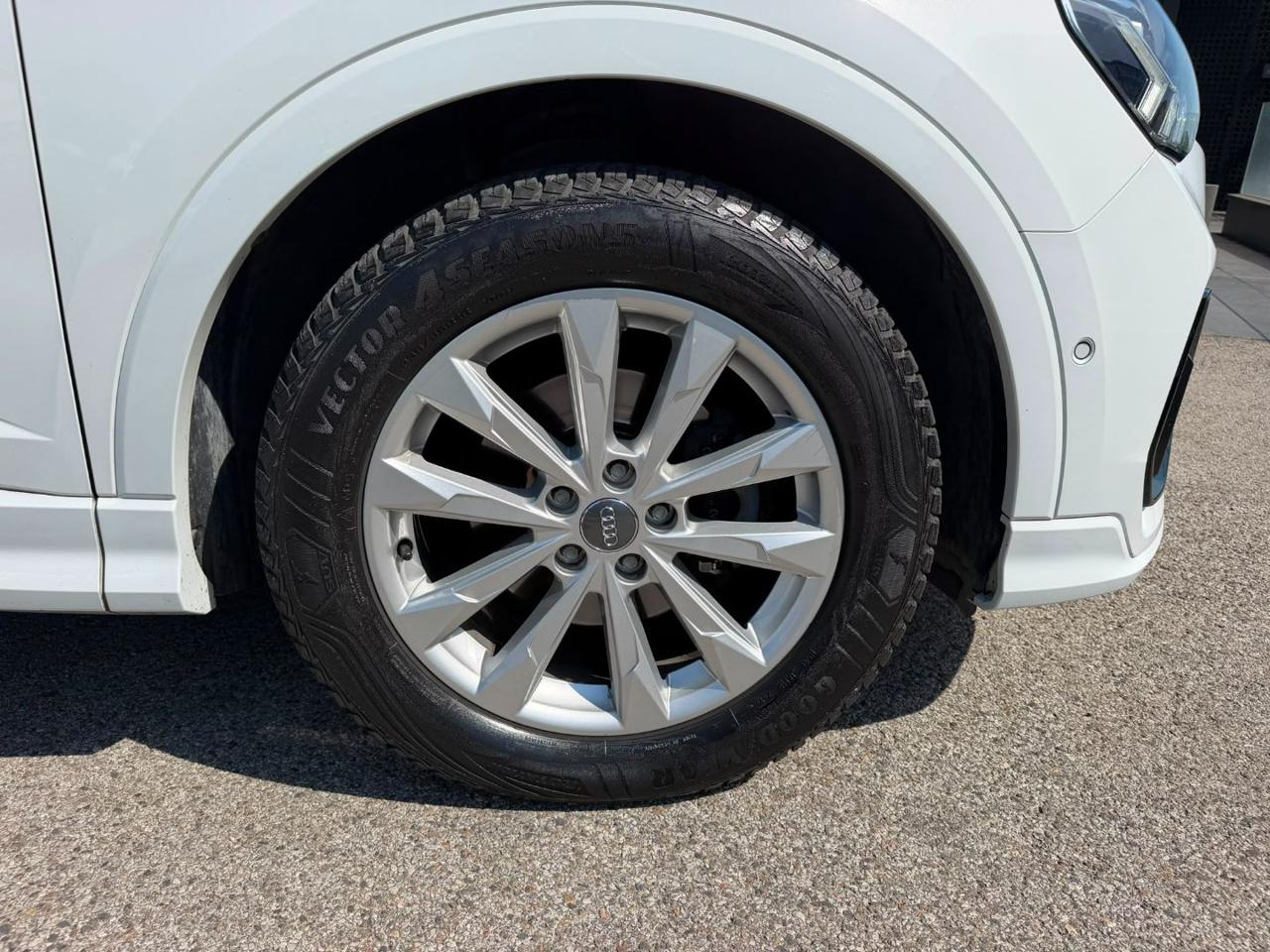 Audi Q3  SPB 35 TDI S tronic Business Plus SLine