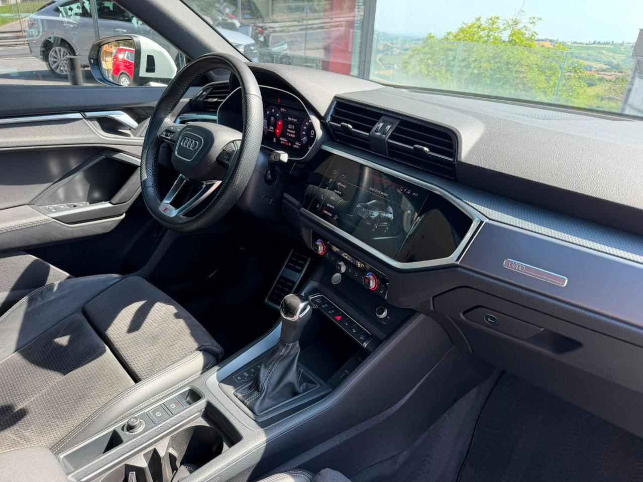 Audi Q3  SPB 35 TDI S tronic Business Plus SLine
