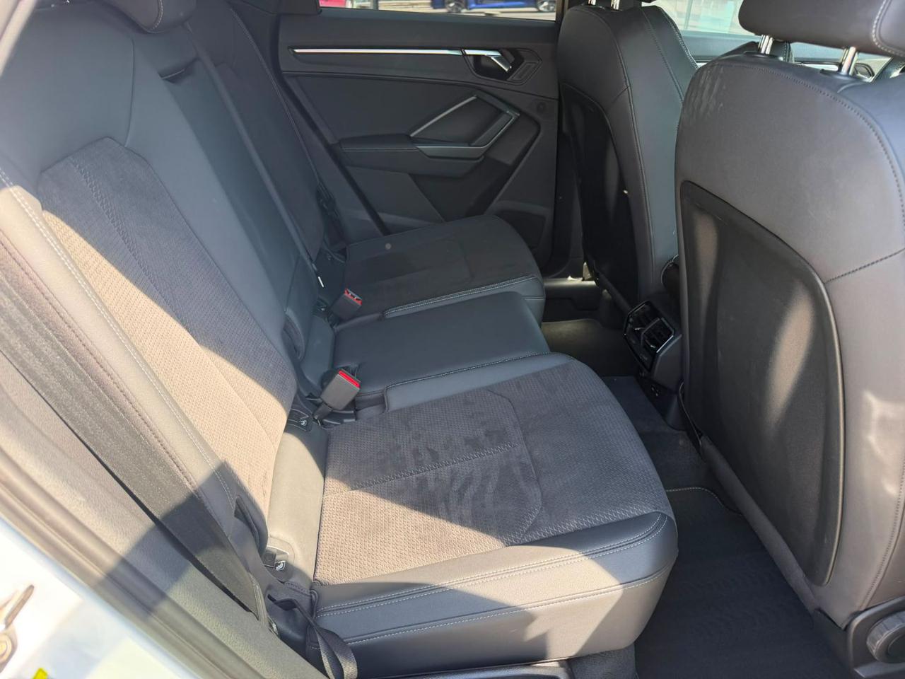 Audi Q3  SPB 35 TDI S tronic Business Plus SLine