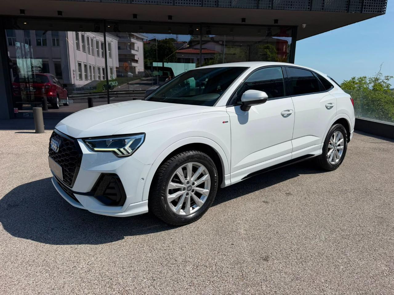 Audi Q3  SPB 35 TDI S tronic Business Plus SLine