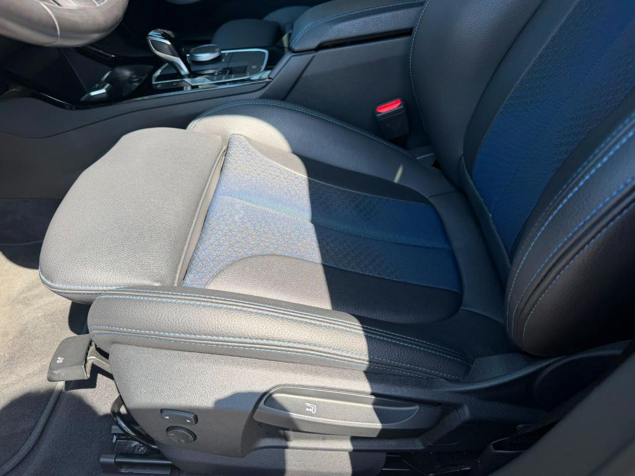 BMW   i xDrive M Sport