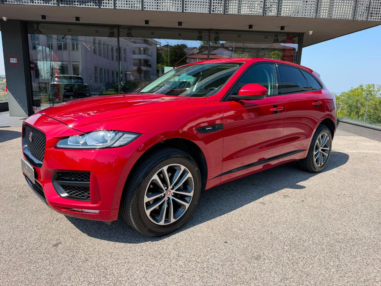 Jaguar F-Pace  2.0 D 180 CV aut. R-Sport AWD