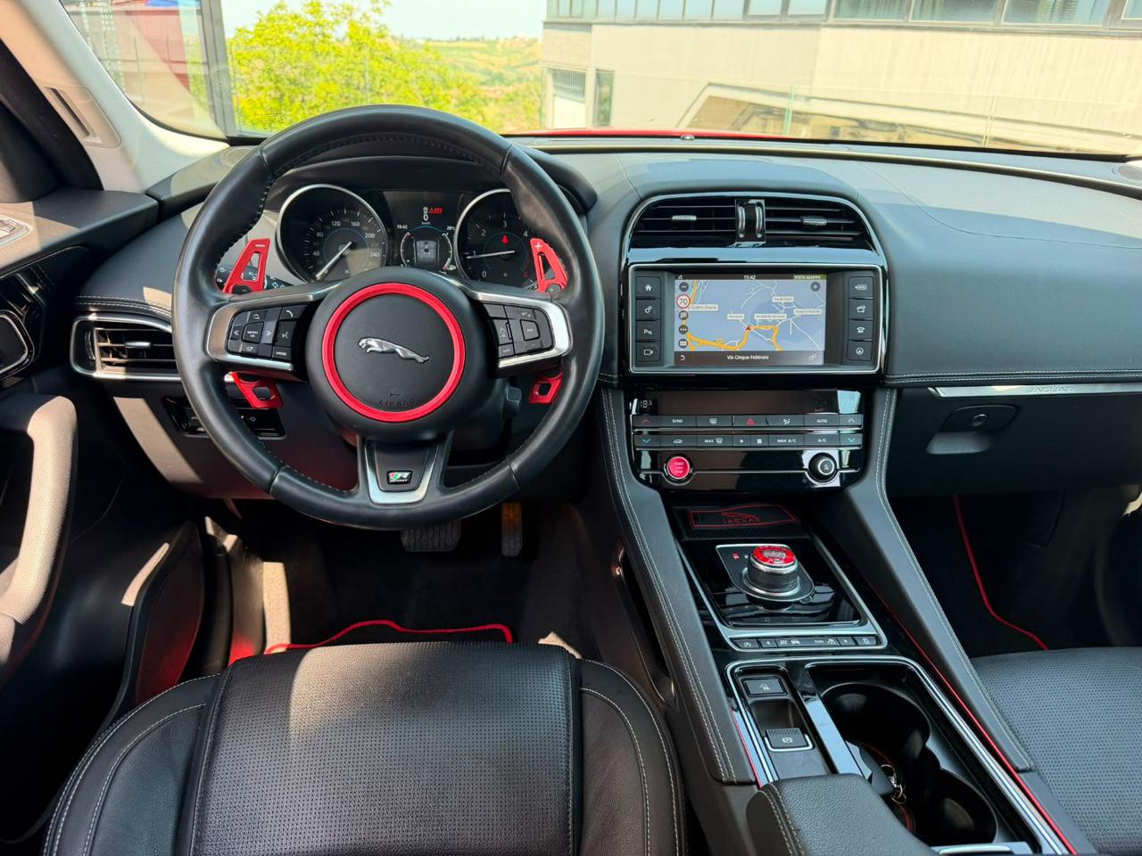 Jaguar F-Pace  2.0 D 180 CV aut. R-Sport AWD