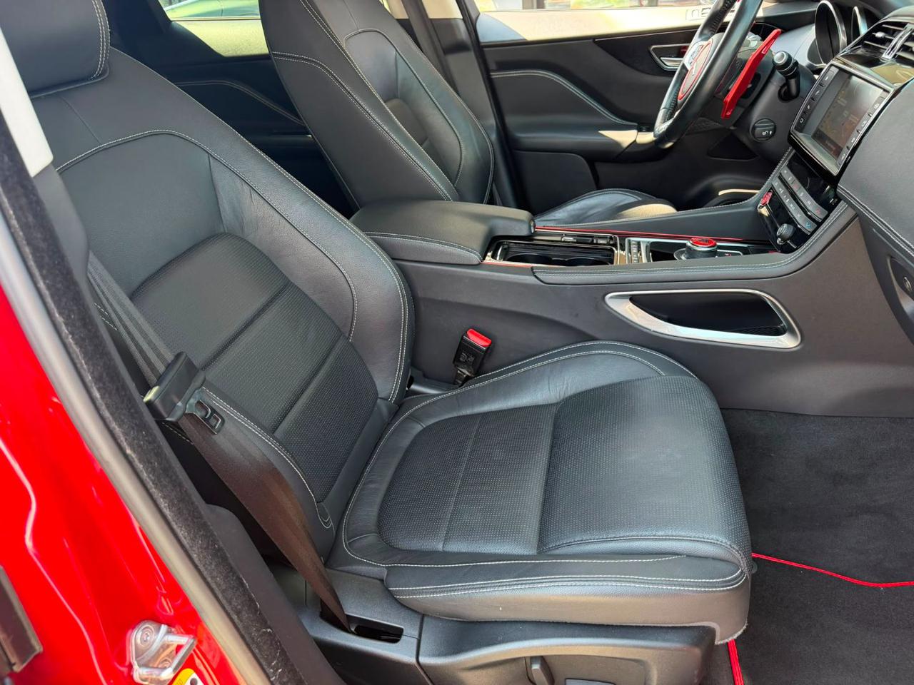 Jaguar F-Pace  2.0 D 180 CV aut. R-Sport AWD
