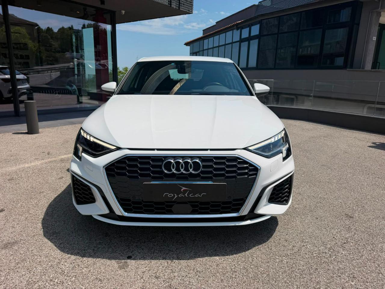 Audi A3  SPB 35 TDI S tronic S-LineEsterno R19