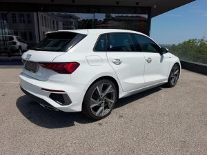 Audi A3 SPB 35 TDI S tronic S-LineEsterno R19