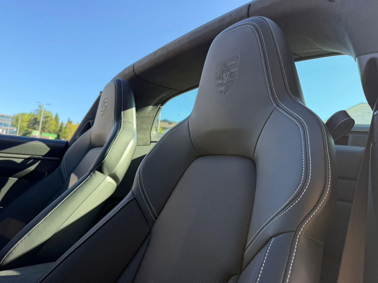 Porsche 911  Targa 4 GTS – 1900 km – Sollevatore Ant.