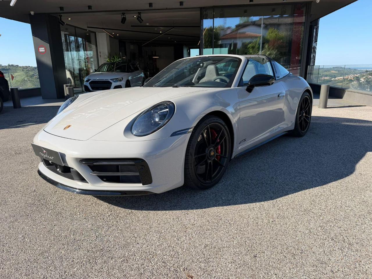 Porsche 911  Targa 4 GTS &ndash; 1900 km &ndash; Sollevatore Ant.