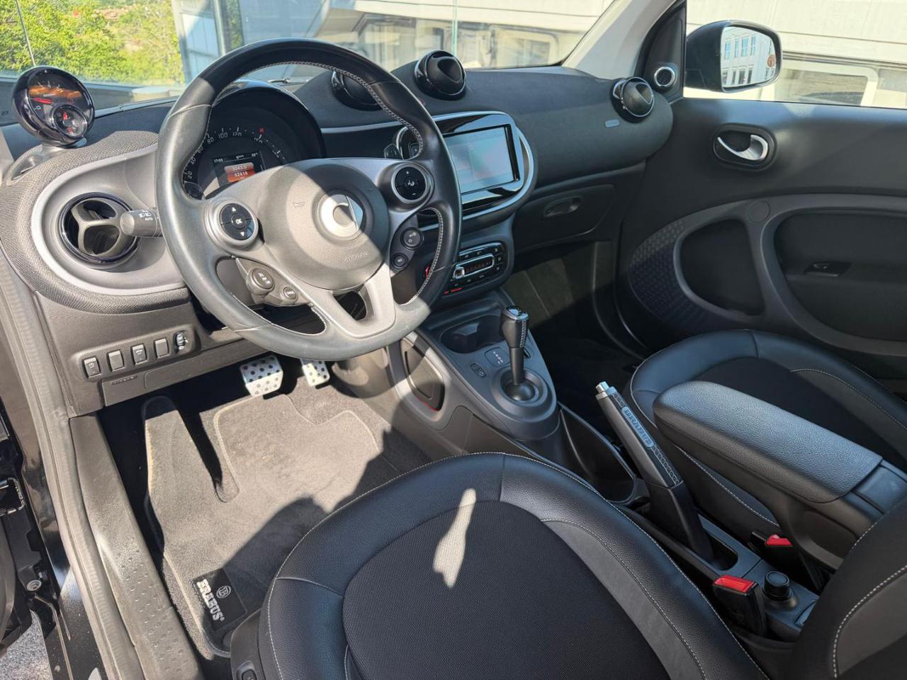 smart forTwo  BRABUS 0.9 Turbo twinamic 109 cv