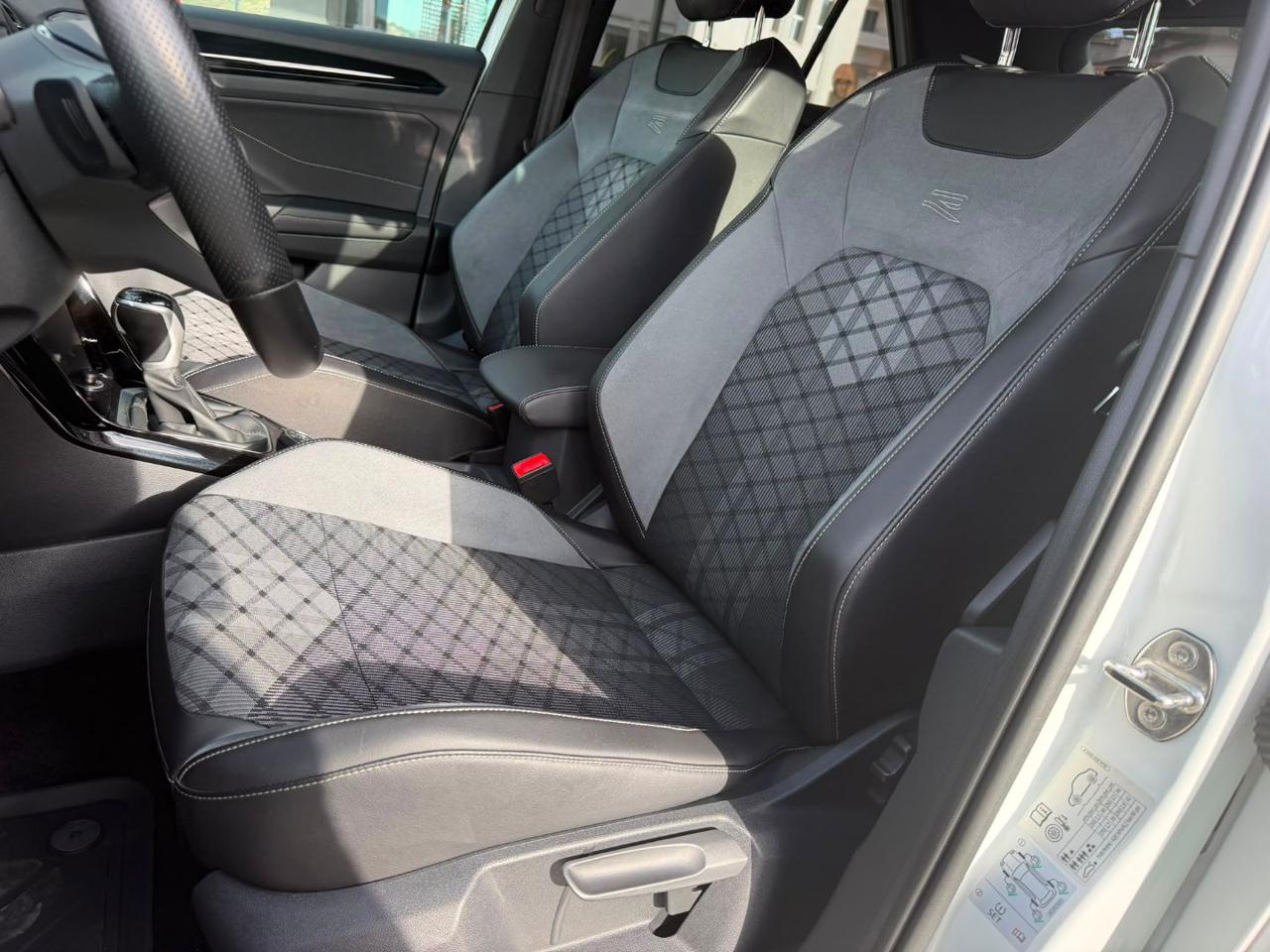 Volkswagen T-Roc  2.0 TDI SCR 150 CV DSG 4MOTION R-Line
