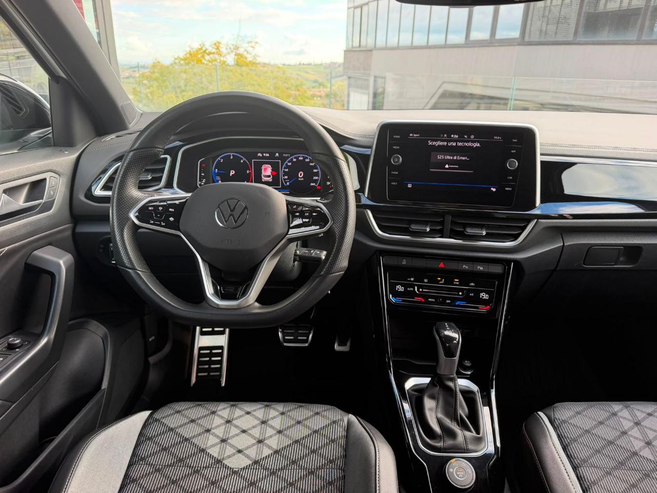 Volkswagen T-Roc  2.0 TDI SCR 150 CV DSG 4MOTION R-Line